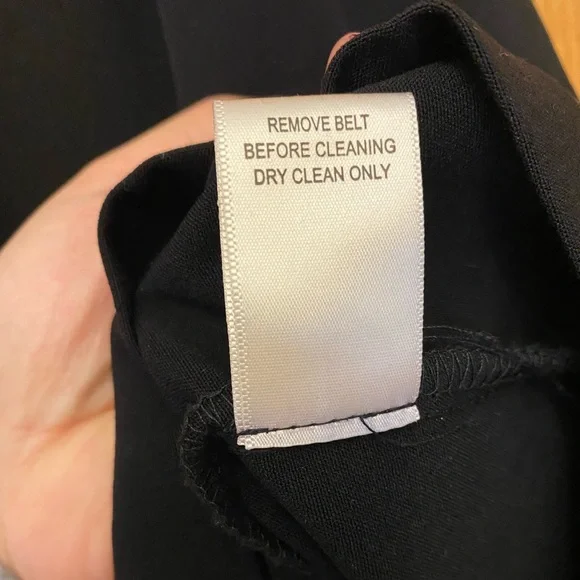 Emma & Michele Size 14 Black and Cream Dress with Red Belt - Picture 5 of 7